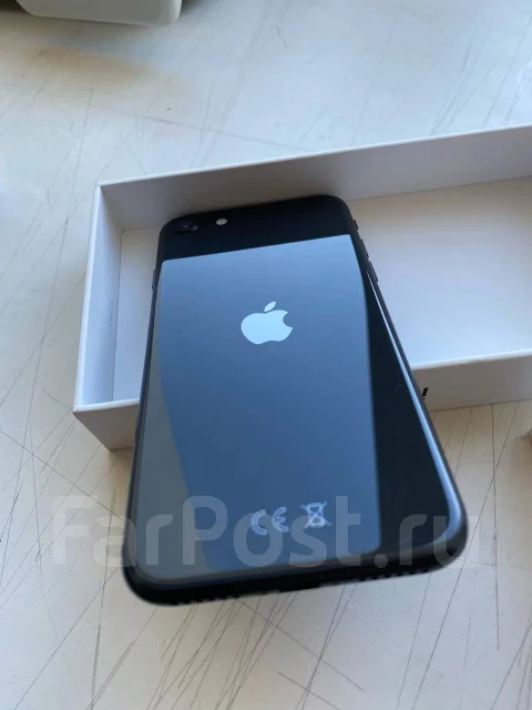 Apple iPhone SE 2020. �/�, ������ ����