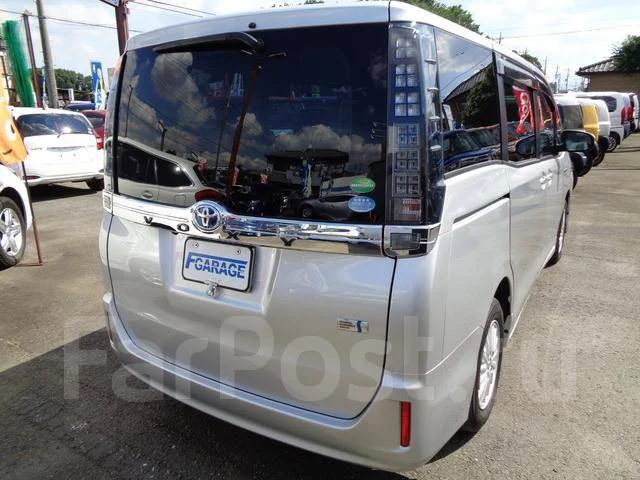 Toyota Voxy. �������, 4wd, 1.8 (99��.�.), ������, �/�. ��� ����� �� ������������ ����