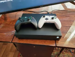 Microsoft Xbox One X ����
