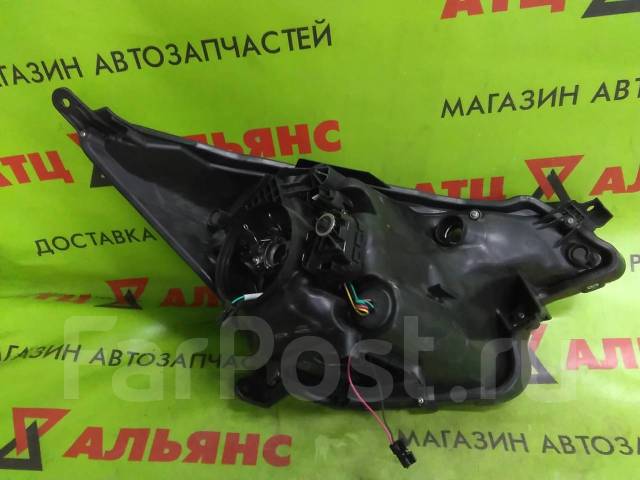 Фара Toyota Ractis, правая купить в Новосибирске по цене: 1 000 ₽ - объявление о