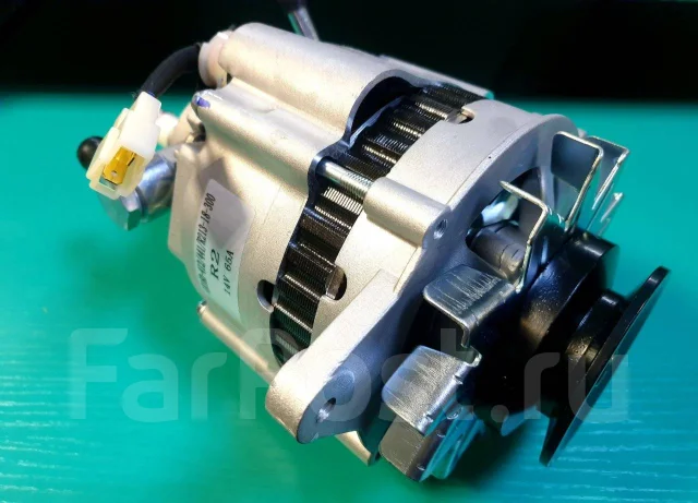 ��������� Mazda R2/RF/14V/ 65A R213-18-300 ����