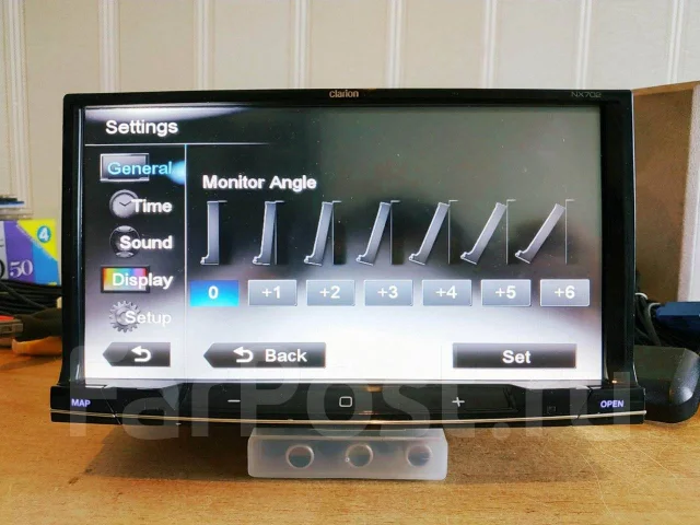 Clarion NX702 ����