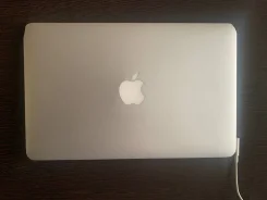 Apple MacBook Air 11 2010 Late. 11.6", 1,4����, ��� 2048 ��, ���� 128���, WiFi, Bluetooth, ����������� �� 3��. ����