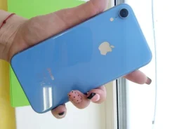Apple iPhone Xr. �/�, �����, 4G LTE, NFC ����