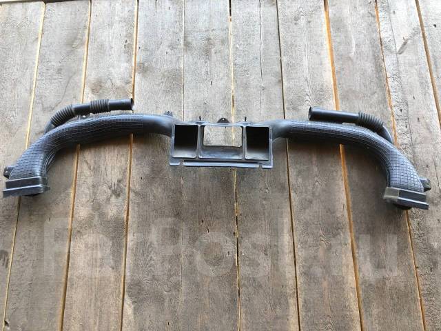 Воздуховод тойота филдер. Воздуховод тойота филдер. Воздуховоды обдува салона тойота ипсум 10. Воздуховоды под торпедой тойота королла 120. Решетка воздуховода печки тигуан 2012г.