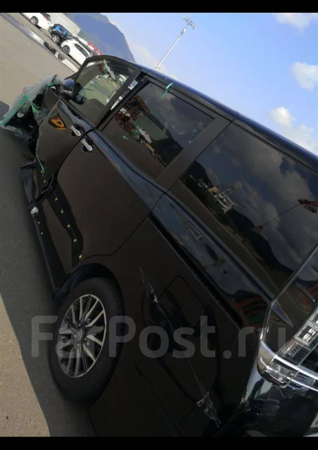 Toyota Voxy. ZRR80 ����