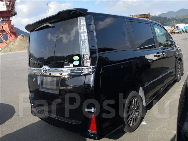 Toyota Voxy. ZRR80 ����