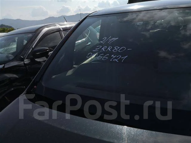 Toyota Voxy. ZRR80 ����