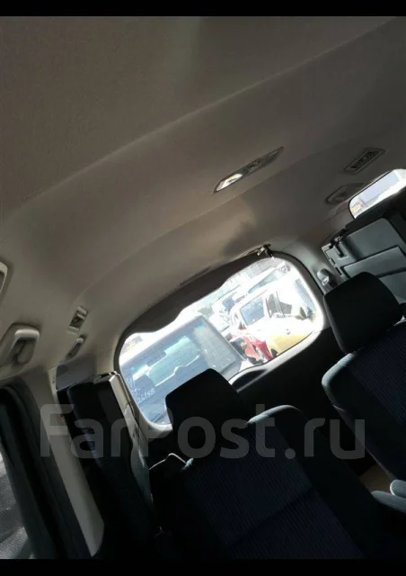 Toyota Voxy. ZRR80 ����