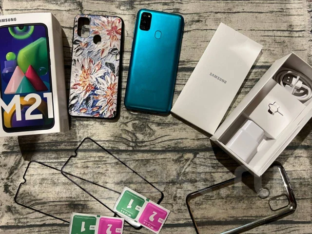 Samsung Galaxy M21. �/�, ���������, 3G, 4G LTE, Dual-SIM, NFC ����