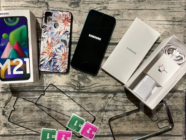 Samsung Galaxy M21. �/�, ���������, 3G, 4G LTE, Dual-SIM, NFC ����