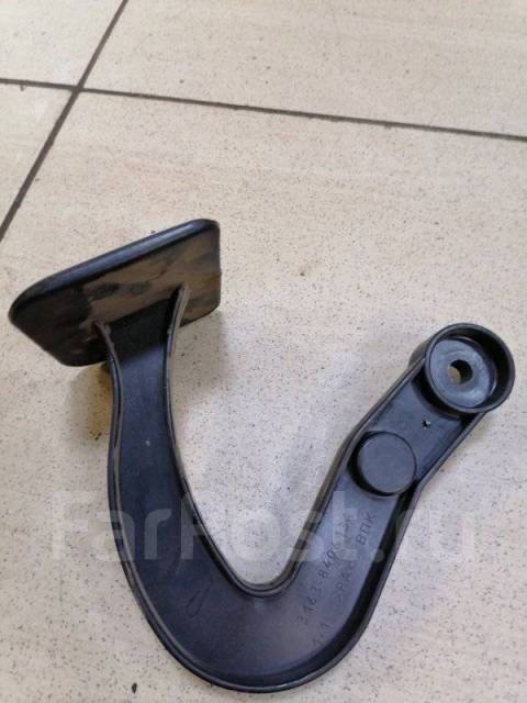 ручка открывания капота уаз патриот. кожух петли крышки багажника. рычаг замка капота 3162-8406134. ручка открывания капота патриот 2011г.