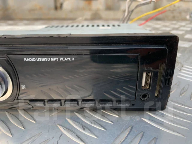 ���������� USB AUX SD � ����� ����