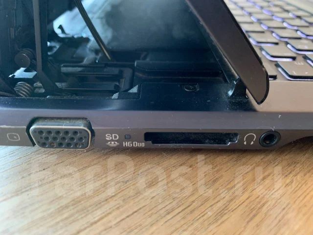 Sony VAIO Duo 11. 11", 2,4����, ��� 8 ��, ���� 200���, WiFi: 1, Bluetooth: 1 ����