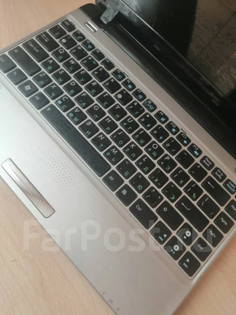 Asus Eee PC 1201T. 12.1", 1,6����, ��� 2048 ��, ���� 250���, WiFi: 1, Bluetooth: 1, ����������� �� 6��. ����
