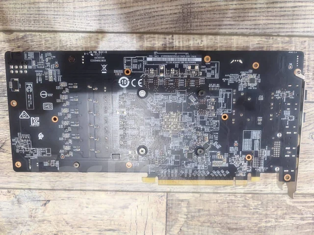 Radeon RX 580 ����