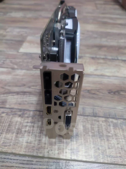 Radeon RX 580 ����