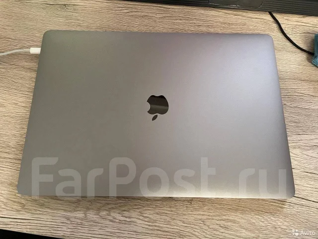 Apple MacBook. 16", ��� 16 ��, ���� 1 000���, WiFi: 1, Bluetooth: 1, ����������� �� 5��. ����