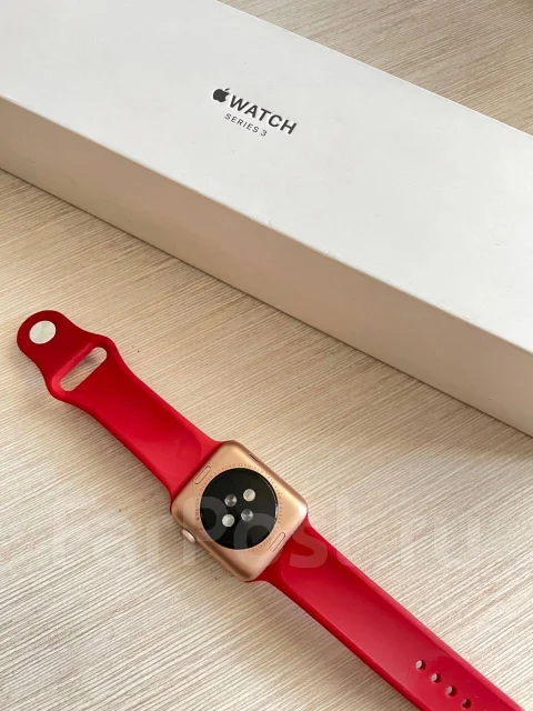 Apple Watch Series 3. GPS, NFC, IP67, IP68 ����