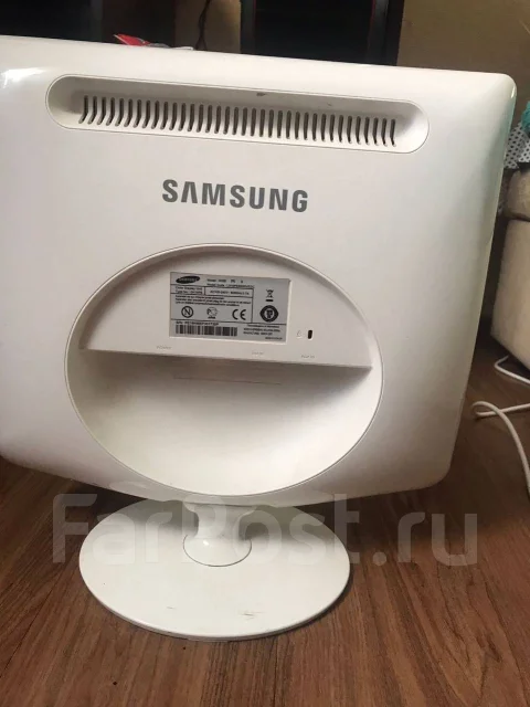 Samsung. 19" ����
