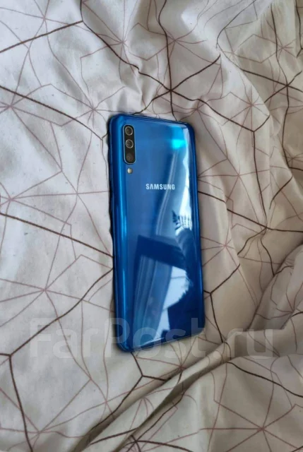 Samsung Galaxy A50. �/�, �����, 3G, 4G LTE, Dual-SIM, ����������, NFC ����