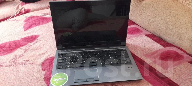 Lenovo V570. ��� 8 ��, ���� 500���, WiFi: 1, Bluetooth: 1, ����������� �� 1��. ����