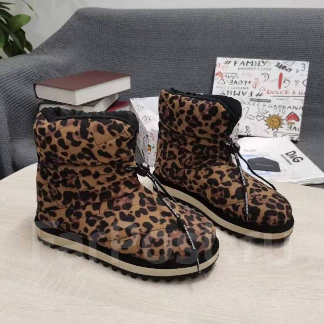 Dolce and gabbana hot sale snow boots