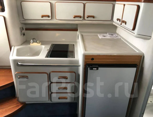 Searay Sundancer. 1992 ���, ����� 11��., ��������� ������������, 460��.�., ������ ����