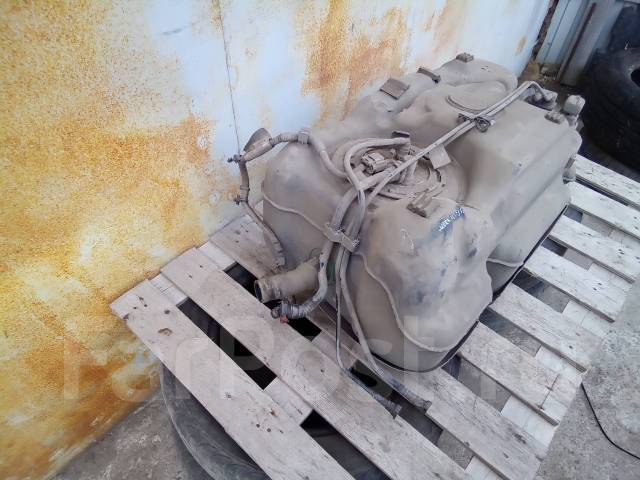 Бензобак мокка. Опель мокка как открыть бензобак. Горловина топливного бака опель омега б. Защита бензобака опель мокка крепёж. Бензобак мокка.