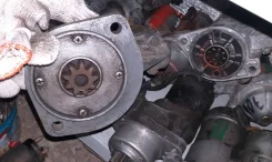 ������� Nissan Datsun D21, TD27, QD32, �����������(str41) 2330010T02 ����