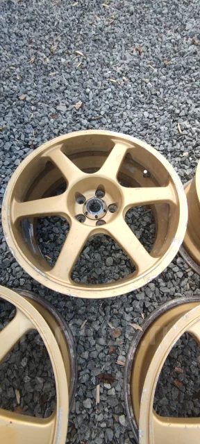 AVS Model 6. 8.0x17", 5x100, ET35, �� 73���. ����