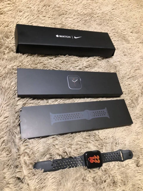 Apple Watch Series 6 Nike. GPS, NFC, IP67, IP68 ����