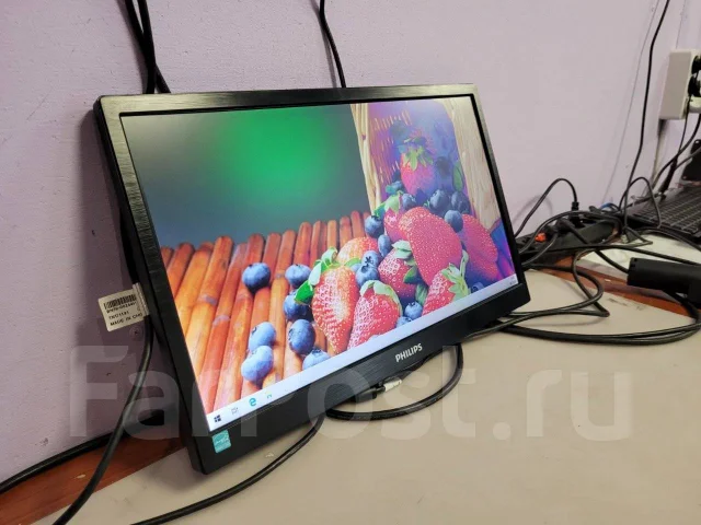 Philips. 19" ����