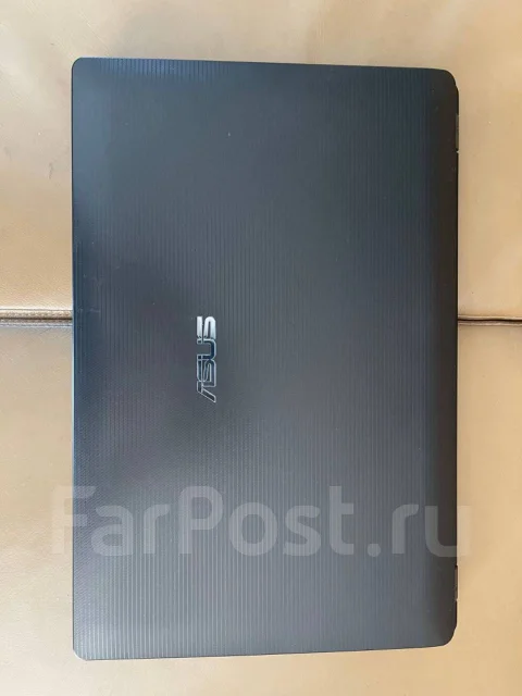 Asus K73S. 17.3", 2,3����, ��� 8 ��, ���� 328���, WiFi: 1, Bluetooth: 1 ����