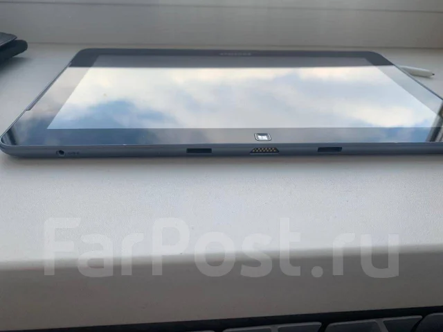 Samsung ATIV Smart PC. 11.6", 1,8����, ��� 2048 ��, ���� 64���, WiFi: 1, Bluetooth: 1, ����������� �� 5��. ����