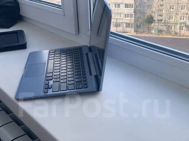 Samsung ATIV Smart PC. 11.6", 1,8����, ��� 2048 ��, ���� 64���, WiFi: 1, Bluetooth: 1, ����������� �� 5��. ����