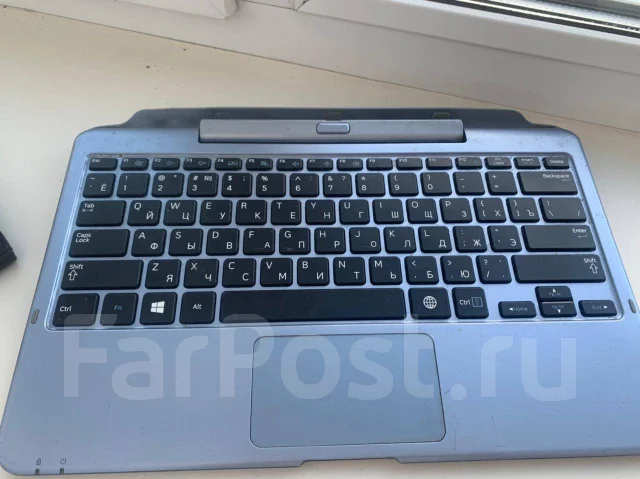 Samsung ATIV Smart PC. 11.6", 1,8����, ��� 2048 ��, ���� 64���, WiFi: 1, Bluetooth: 1, ����������� �� 5��. ����
