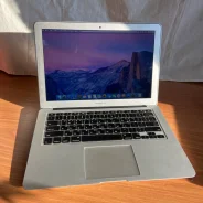 Apple MacBook Air 13 2015 Early. 13", 1,6����, ��� 4 ��, ���� 256���, WiFi: 1, Bluetooth: 1 ����