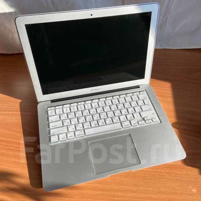Apple MacBook Air 13 2015 Early. 13", 1,6����, ��� 4 ��, ���� 256���, WiFi: 1, Bluetooth: 1 ����