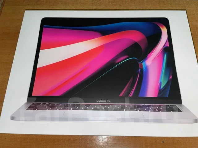 Apple MacBook Pro 13 2020 Late. 13.3", 1,4����, ��� 8 ��, WiFi: 1, Bluetooth: 1 ����