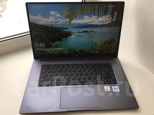 Huawei MateBook D 15. 15.6", 1����, ��� 16 ��, ���� 250���, WiFi: 1, Bluetooth: 1, ����������� �� 24��. ����