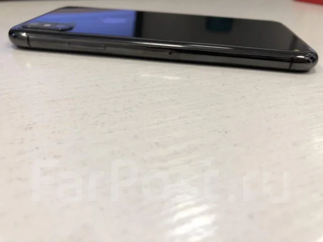 Apple iPhone X. �/�, ������, 3G, 4G LTE, ����������, NFC ����