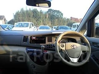 Toyota Isis. �������, 4wd, 2.0 (158��.�.), ������, 52 000����. ��, �/�. ��� ����� �� ������������ ����