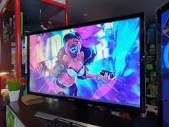 Samsung. 28" ����