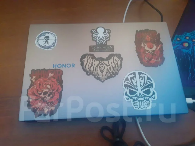 Honor MagicBook 14. 14", 2,1����, ��� 8 ��, ���� 256���, WiFi: 1, Bluetooth: 1, ����������� �� 6��. ����