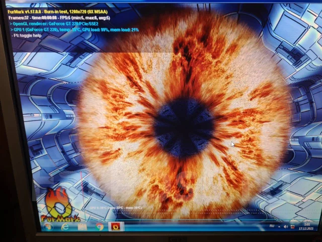 GeForce GT 220 ����