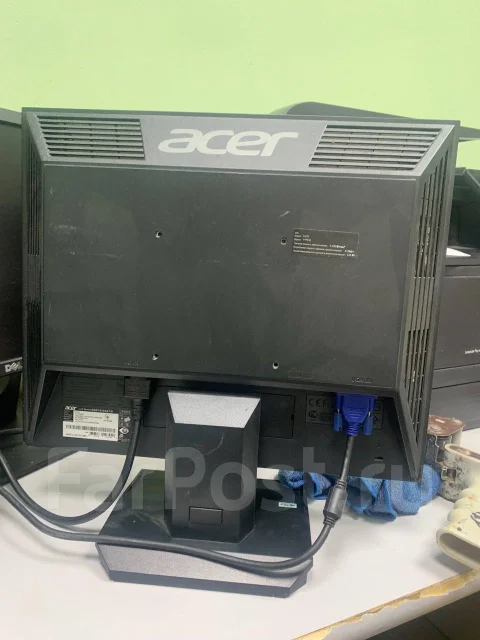 Acer. 17" ����