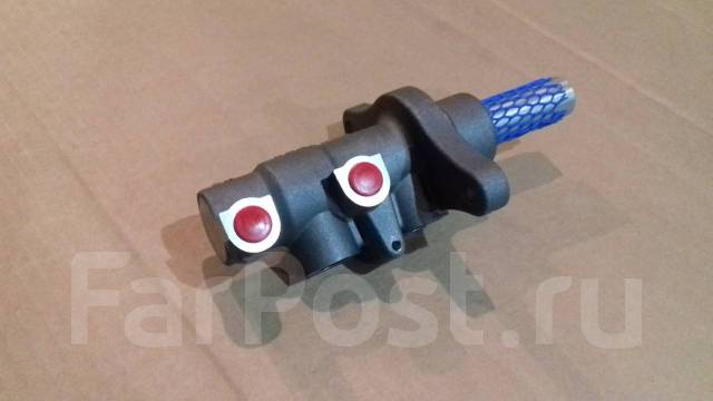 Цилиндр рабочий цилиндр на мазду титан. Главный тормозной цилиндр mazda cx-5. Тормозной цилиндр мазда сх5. Перепускной тормозной цилиндр мазда сх5. Тормозной цилиндр мазда сх5.