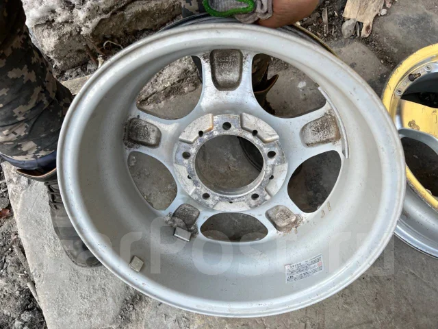 MIM. 5.5x16", 5x139.7, ET20 ����