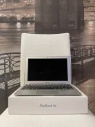 Apple MacBook. WiFi: 1, Bluetooth: 1 ����